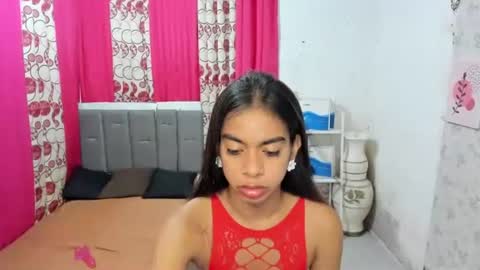 Snapshot of petitehorsycock chatting on 19, 5, 2026 petitehorsycock online show from 19, 5, 2026