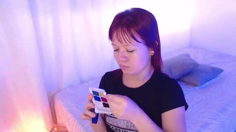 Snapshot of petiteredhair chatting on 25, 10, 2025 Santi  Danna online show from 25, 10, 2025