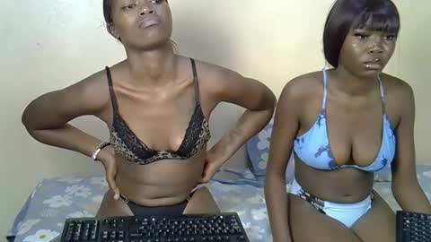 Snapshot of petitesugar chatting on 28, 2, 2026 Sugar online show from 28, 2, 2026