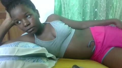 petitesweetchiq online show from 4, 10, 2025