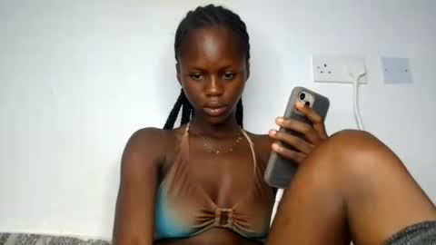 Snapshot of petitgirl88 chatting on 16, 6, 2026 petitgirl88 online show from 16, 6, 2026