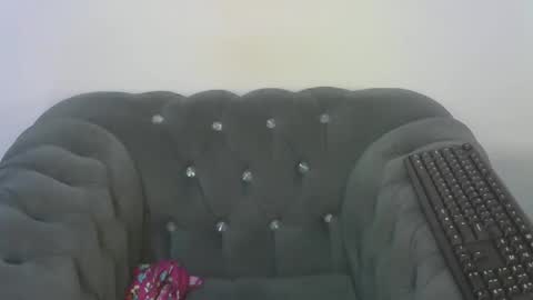 petitpearl online show from 17, 2, 2025