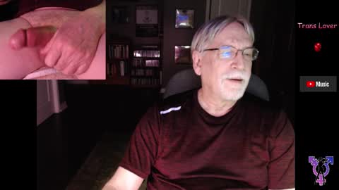 Snapshot of pghk2000 chatting on 9, 2, 2025 George online show from 9, 2, 2025