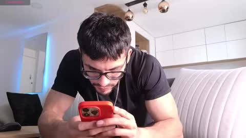 phantom_bigger1 online show from 26, 11, 2025