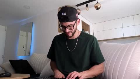 phantom_bigger1 online show from 27, 11, 2025