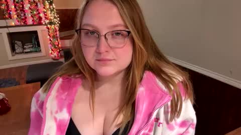 Snapshot of phatassblond chatting on 19, 12, 2025 PhatAssBlond online show from 19, 12, 2025