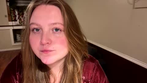 Snapshot of phatassblond chatting on 19, 12, 2025 PhatAssBlond online show from 19, 12, 2025