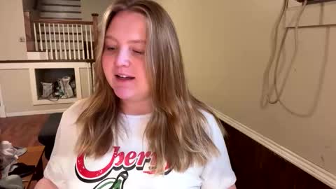 Snapshot of phatassblond chatting on 6, 1, 2026 PhatAssBlond online show from 6, 1, 2026