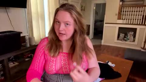Snapshot of phatassblond chatting on 7, 1, 2026 PhatAssBlond online show from 7, 1, 2026