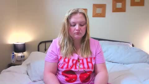 Snapshot of phatassblond chatting on 23, 2, 2026 PhatAssBlond online show from 23, 2, 2026