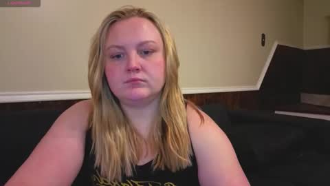 Snapshot of phatassblond chatting on 3, 3, 2026 PhatAssBlond online show from 3, 3, 2026