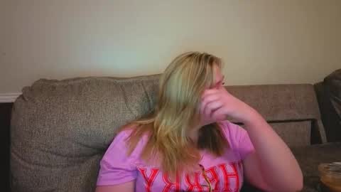 Snapshot of phatassblond chatting on 18, 3, 2026 PhatAssBlond online show from 18, 3, 2026