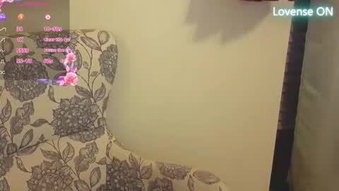 Snapshot of phatassblond chatting on 5, 4, 2026 PhatAssBlond online show from 5, 4, 2026