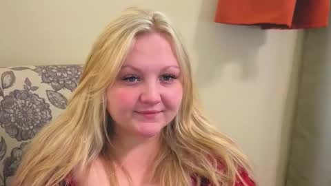Snapshot of phatassblond chatting on 26, 4, 2026 PhatAssBlond online show from 26, 4, 2026