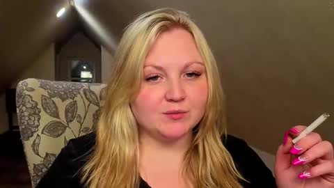Snapshot of phatassblond chatting on 9, 5, 2026 PhatAssBlond online show from 9, 5, 2026