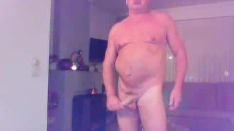 Snapshot of phil279 chatting on 5, 11, 2025 Phil online show from 5, 11, 2025