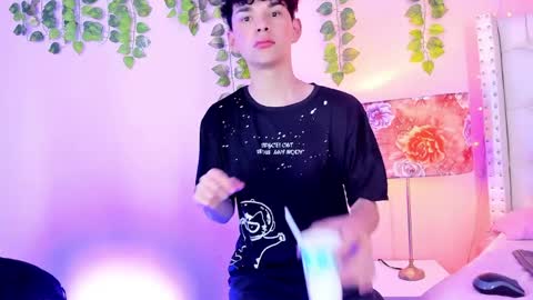 PHILLIP online show from 8, 4, 2026