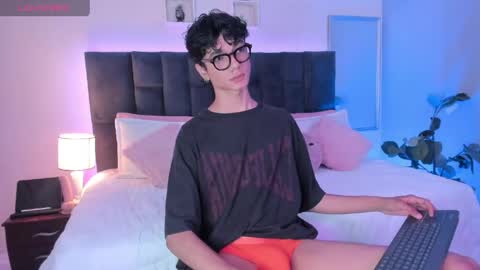 Snapshot of phillicious_ chatting on 22, 5, 2026 Phillip online show from 22, 5, 2026