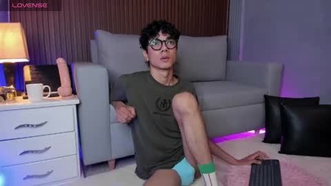 Snapshot of phillicious_ chatting on 23, 5, 2026 Phillip online show from 23, 5, 2026