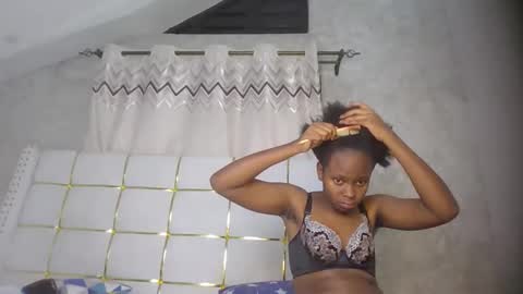 Snapshot of phoebe015 chatting on 1, 3, 2026 phoebe online show from 1, 3, 2026