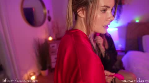 PHOENIX TAYLOR online show from 15, 11, 2025