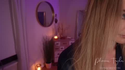 PHOENIX TAYLOR online show from 19, 11, 2025