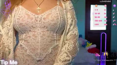 Snapshot of phoenixlunar chatting on 9, 10, 2025 Selena online show from 9, 10, 2025