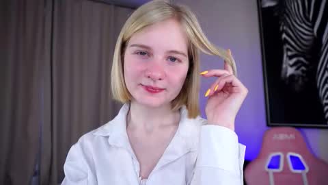 Snapshot of phyllisearney chatting on 29, 10, 2025 Hann G. Jones online show from 29, 10, 2025