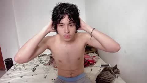 picaszomilos350 online show from 3, 11, 2025