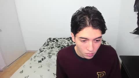 picaszomilos350 online show from 25, 2, 2026