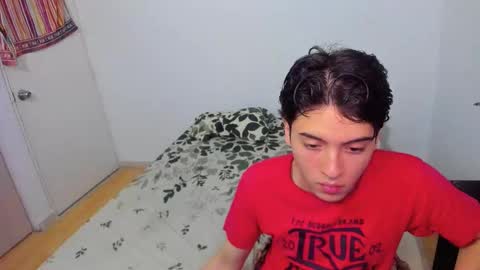 picaszomilos350 online show from 4, 3, 2026