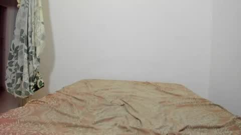 picaszomilos350 online show from 16, 4, 2026