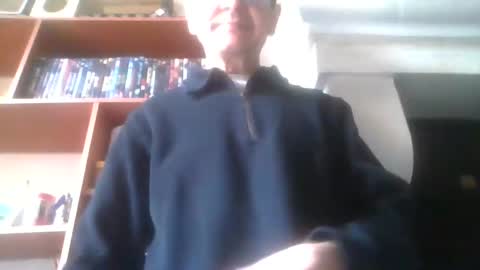 pichoun71 online show from 5, 1, 2025