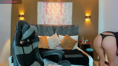 Your virtual goddess Luna  online show from 19, 9, 2025