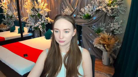 Emelie online show from 4, 2, 2025