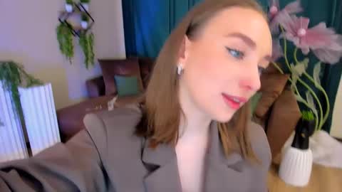 Emelie online show from 22, 9, 2025