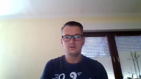 Snapshot of piercingsxxx chatting on 8, 7, 2026 piercingsxxx online show from 8, 7, 2026