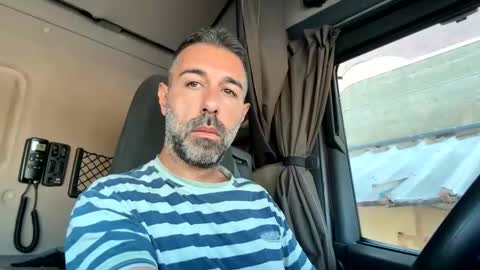 pierotu online show from 25, 9, 2025