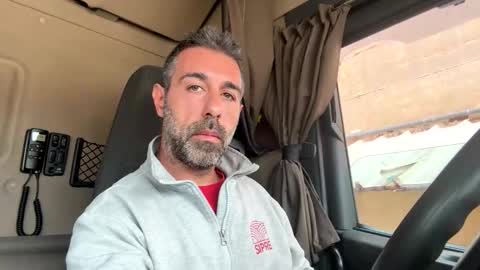 pierotu online show from 30, 10, 2025