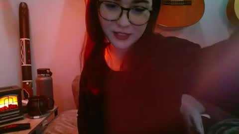 PilloGoddess online show from 25, 10, 2025