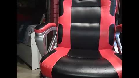 Snapshot of pils001 chatting on 20, 9, 2025 Pils online show from 20, 9, 2025