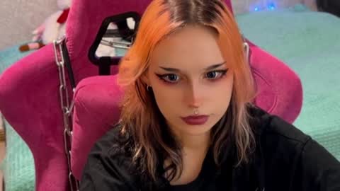 Snapshot of pineapple_dope chatting on 25, 5, 2026 Nancy online show from 25, 5, 2026