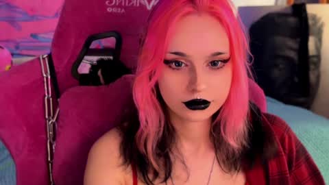 Snapshot of pineapple_dope chatting on 30, 5, 2026 Nancy online show from 30, 5, 2026
