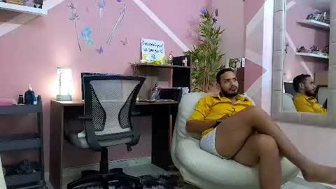 Snapshot of pineappleflipped chatting on 22, 7, 2026 pineappleflipped online show from 22, 7, 2026