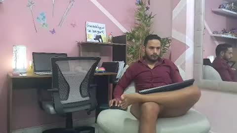 Snapshot of pineappleflipped chatting on 28, 7, 2026 pineappleflipped online show from 28, 7, 2026