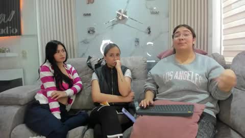 pink_as online show from 19, 2, 2026