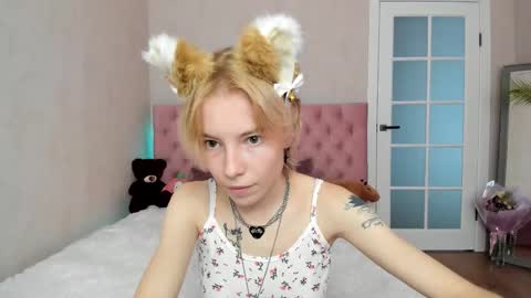 Snapshot of pink_lila18 chatting on 18, 9, 2025 pink_lila18 online show from 18, 9, 2025
