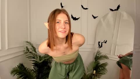 Snapshot of pink_muse chatting on 31, 10, 2025 Muse online show from 31, 10, 2025