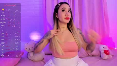 Snapshot of pink_quarz chatting on 11, 3, 2025 KELLY  online show from 11, 3, 2025