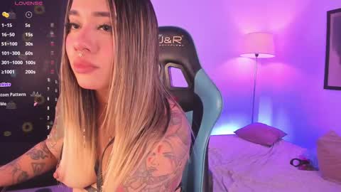 Snapshot of pink_quarz chatting on 11, 10, 2025 KELLY  online show from 11, 10, 2025